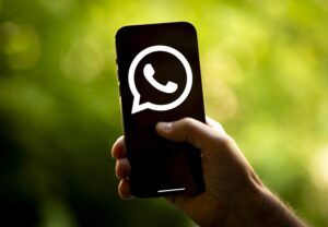 1 जून से बंद होगा WhatsApp!” “क्या आपका फोन लिस्ट में है?"