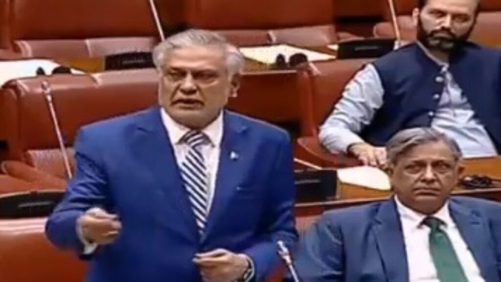 फर्जी खबर से पाक संसद में इशाक डार की बेइज्जती, डॉन ने ही खोल दी पोल!