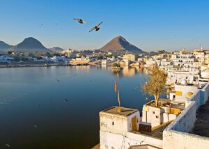 गर्मी छोड़िए, ठंडी वादियों में जाइए – राजस्थान की 8 छुपी रत्न