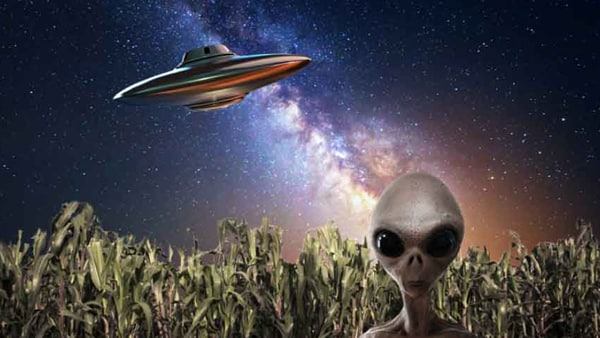 क्या वाकई एलियन्स हैं? NASA और ISRO का क्या कहना है?