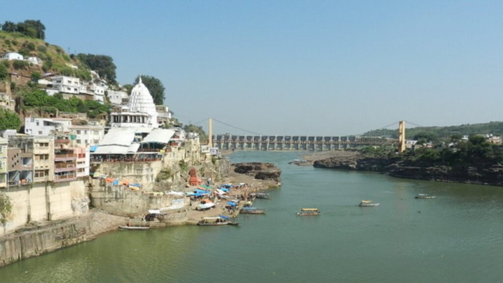 ओंकारेश्वर ज्योतिर्लिंग: नर्मदा तट पर स्थित अद्वितीय शिवधाम का दिव्य इतिहास