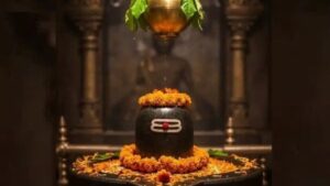 सावन के अंतिम सोमवार को शिव को अर्पित करें ये 7 चीजें