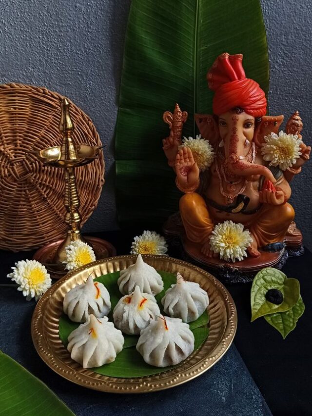 मोदक बनाने की रेसिपी – गणेश चतुर्थी स्पेशल