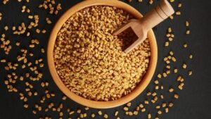 Methi Water के 5 चमत्कारी फायदे: बालों की ग्रोथ से लेकर पाचन तक