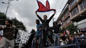 नेपाल में 'राजा आउनुपर्छ' की गूंज: क्या है गोरखनाथ की भविष्यवाणी और Gen Z का आंदोलन