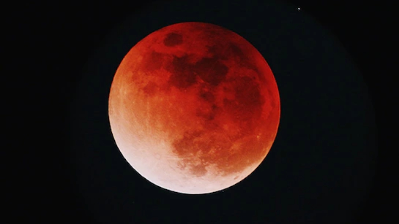 lunar-eclipse-blood-moon