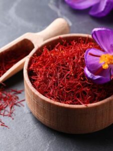 5 DIY Ways To Use Saffron for Shiny & Glowing Skin Naturally