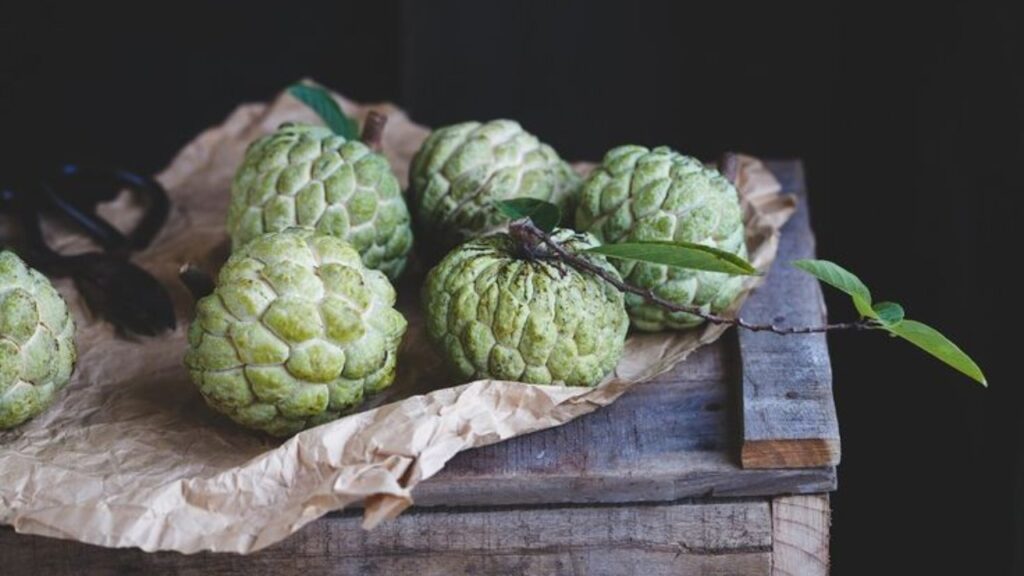 Custard Apple Benefits: 7 Amazing Reasons to Eat Sitaphal This Season
