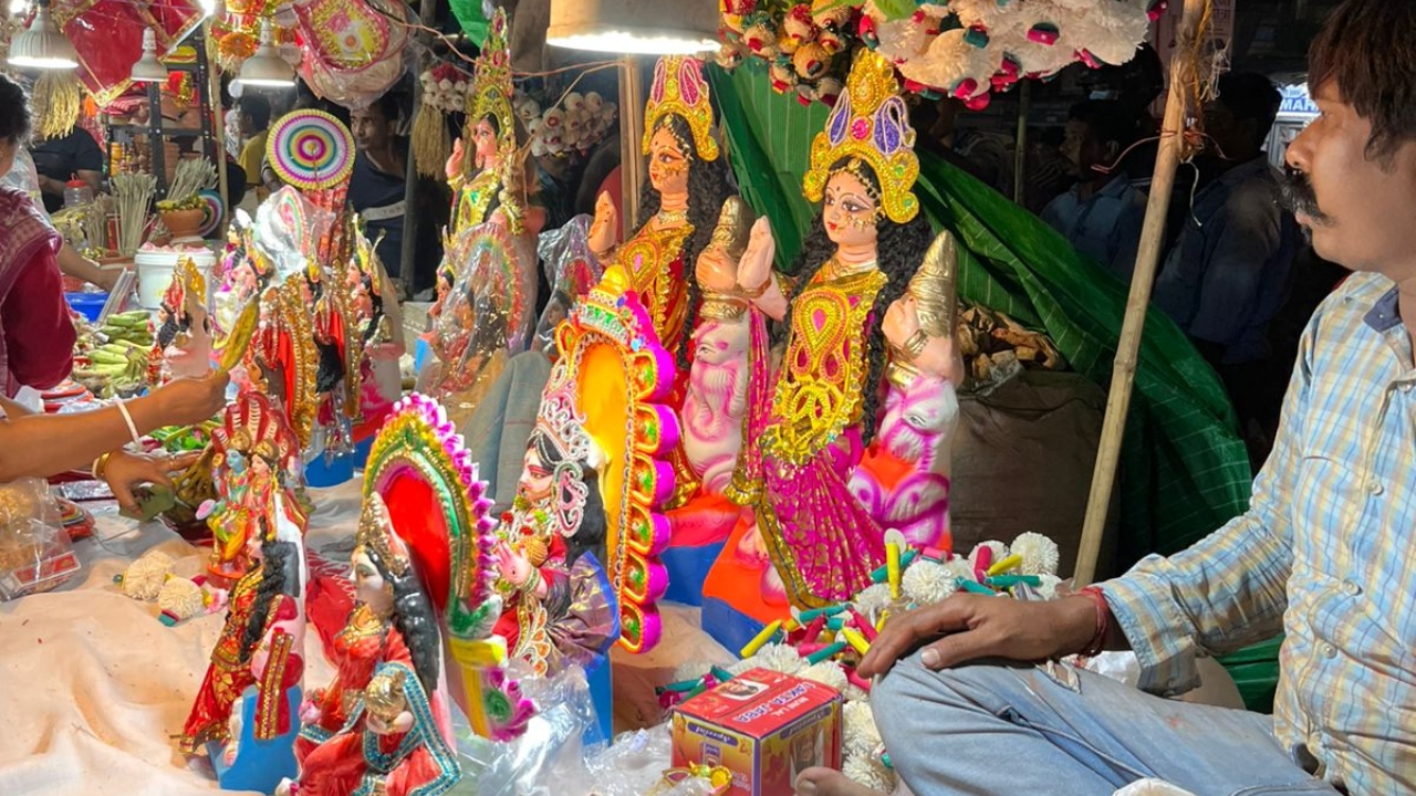 From Bijaya Dashami to Laxmi Puja, festive fever in Bengali