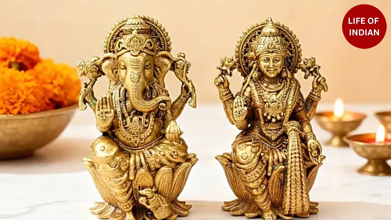 Diwali 2025 Lakshmi Puja: जानें लक्ष्मी पूजा की सामग्री, शुभ मुहूर्त और मंत्र