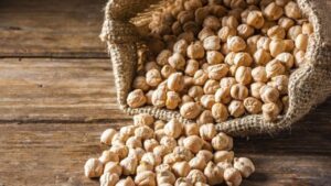 7 Incredible Health Benefits of Chickpeas, Sware by Heart Surgeon