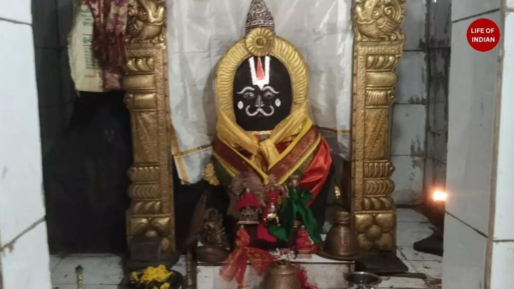 800 Year Old Temple in Hyderabad Where a Heavy Stone Floats in Water – Mystery Explained 4